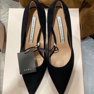 Brand New Zara Black suede pumps 36